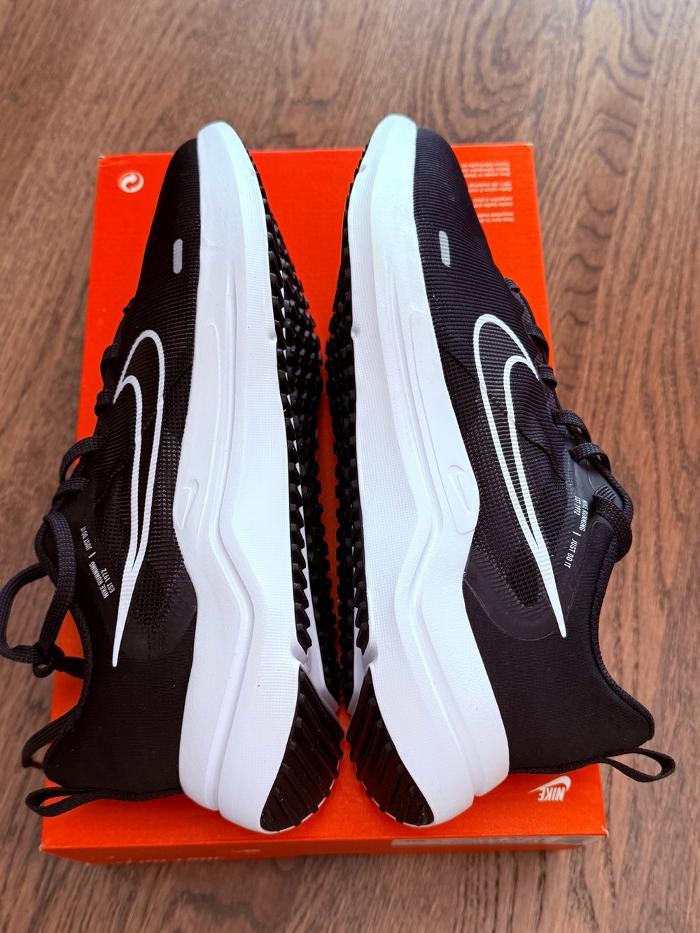 Nike Downshifter 12 4E (WIDE) Black/Metallic Platinum DM0919-001 Mens 10 W11.5